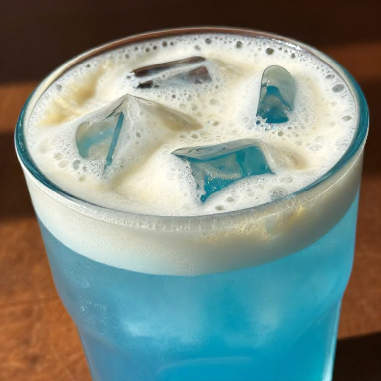 iced blue tea latte