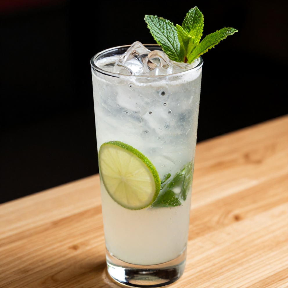 Plated White Christmas Mojito